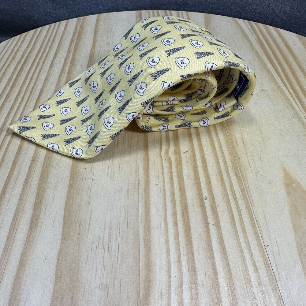 VINEYARD VINES Silk Men's Tie Custom Collection Necktie American Energy Partners